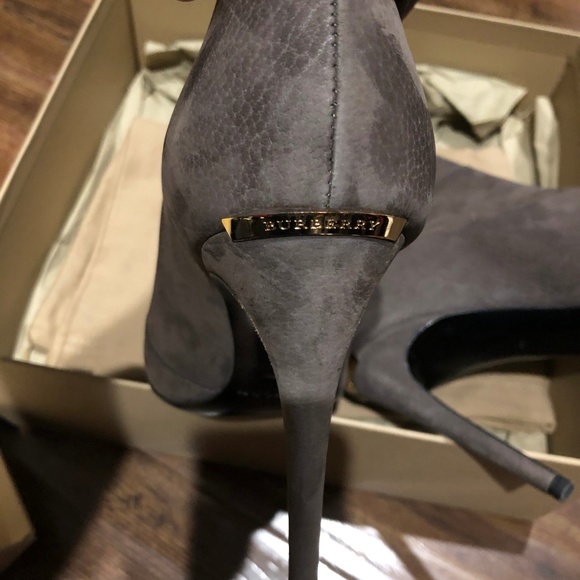 Burberry high heel boot - Picture 3 of 6